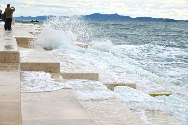 Le tumulte de la mer dynamise les mélodies naturelles de l'orgue
