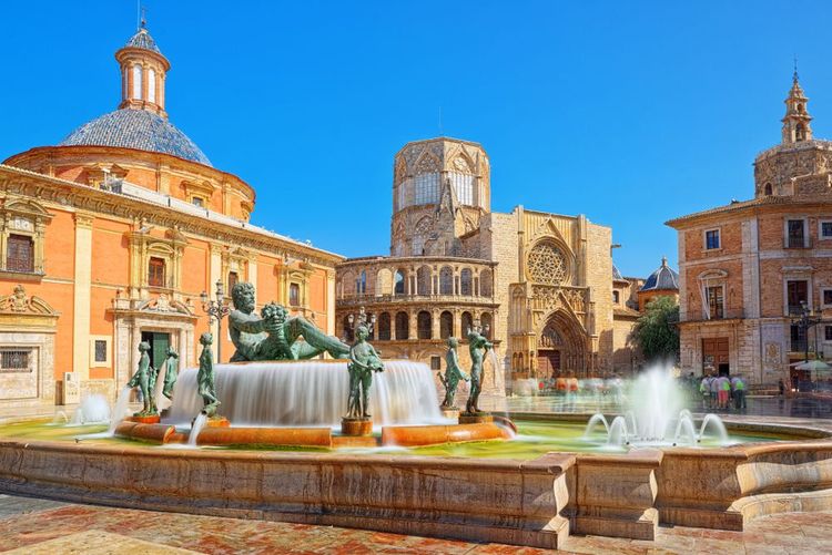La place de la Vierge à Valence
