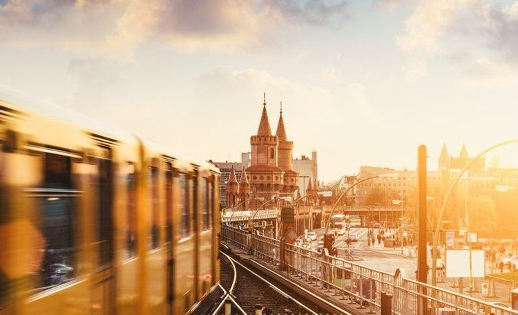 Le Berliner U-Bahn sur le pont Oberbaum