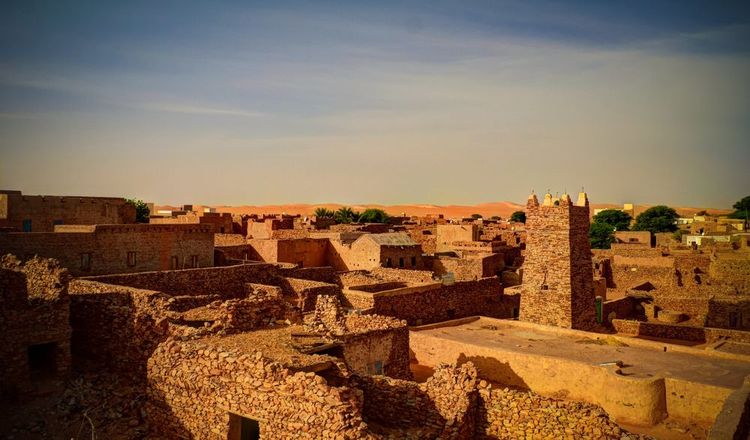 Vue panoramique aérienne sur la mosquée de Chinguetti, symboles de la Mauritanie