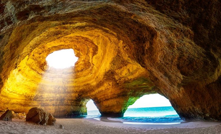 La grotte de Benagil.