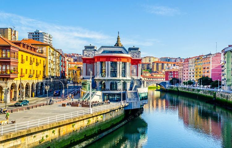 Plongée au cœur du Mercado de la Ribera à Bilbao : une expérience sensorielle unique