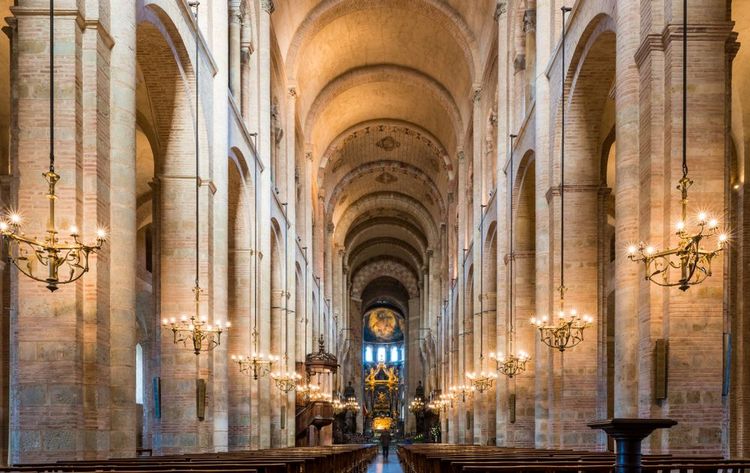 Das Innere der Basilika Saint-Sernin