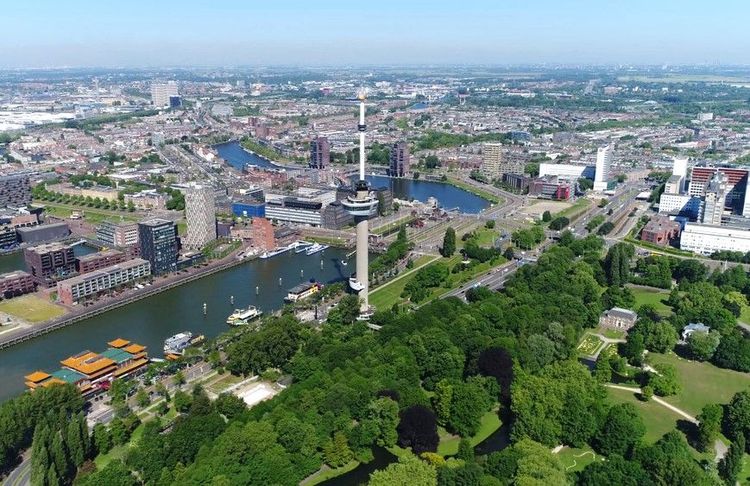 Vue sur Het Park, Parkhaven et la tour Euromast