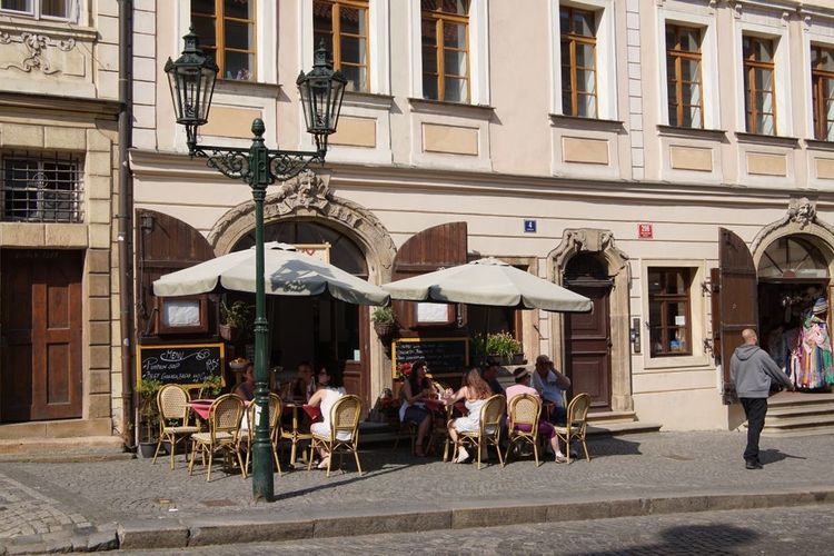 Terrasse de restaurant à Prague