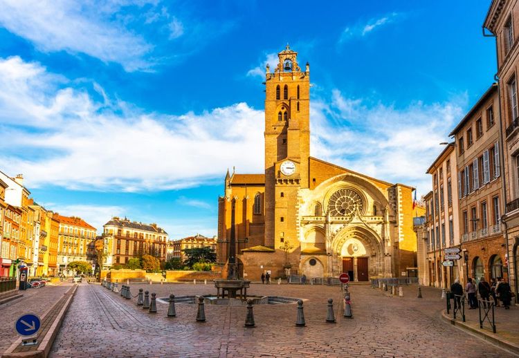 Die Kathedrale vom Place Saint-Étienne aus