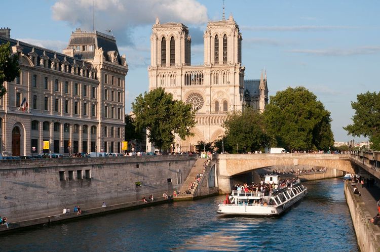 Notre-Dame de Paris (de face)