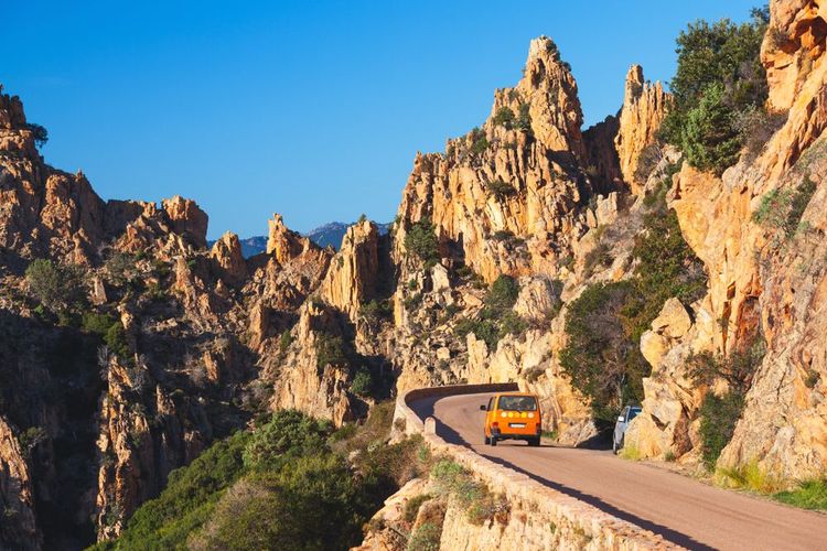 La route D81 en Corse.