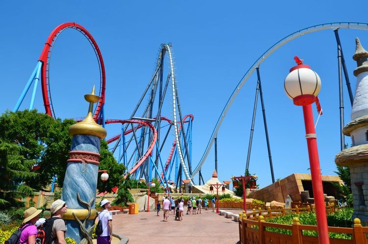Le parc d'attraction Port Aventura, Espagne