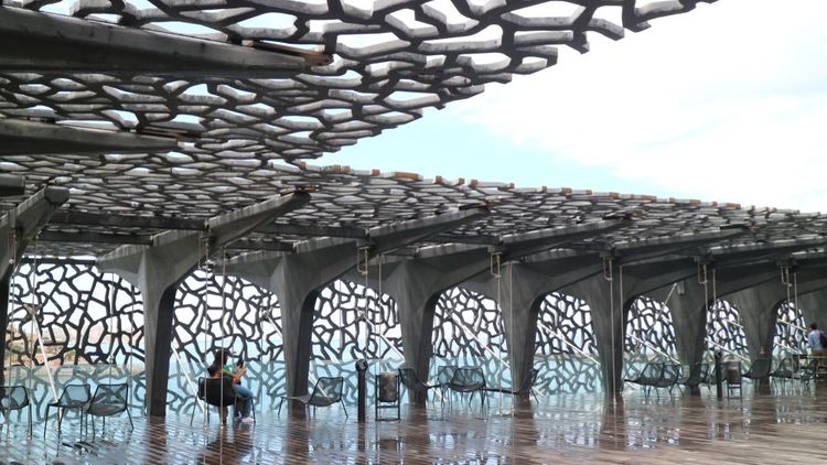 All'interno del Mucem sul lungomare