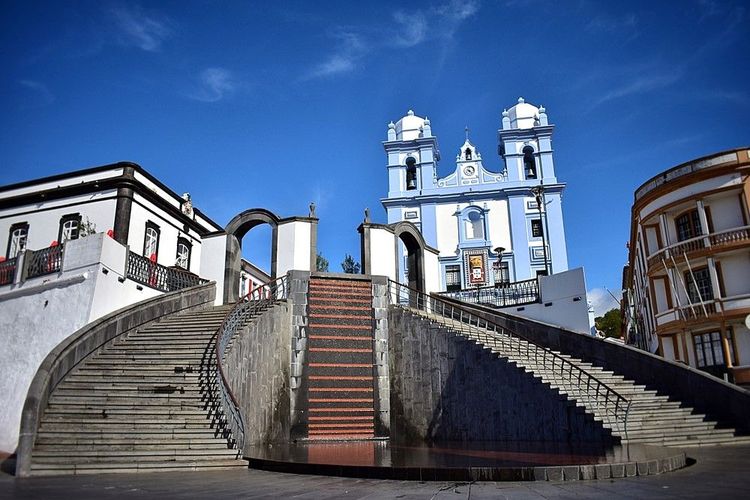 La splendeur historique d'Angra do Heroísmo : cœur de l'Atlantique aux Açores