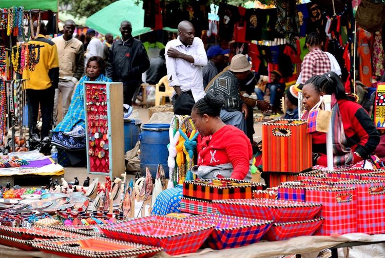 Discover Kenyan crafts, visit the Masai market in Nairobi