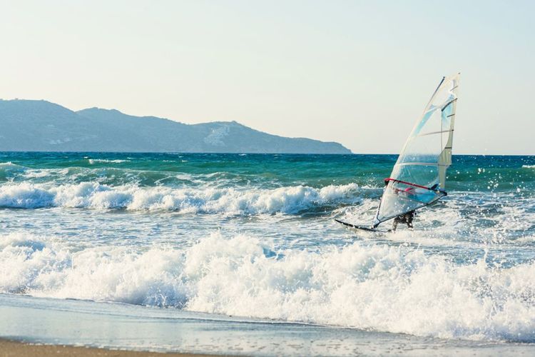 La plage d'Ammoudara, l'autre paradis des windsurfeurs