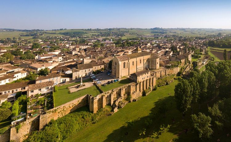Vue plongeante sur Saint-Macaire.