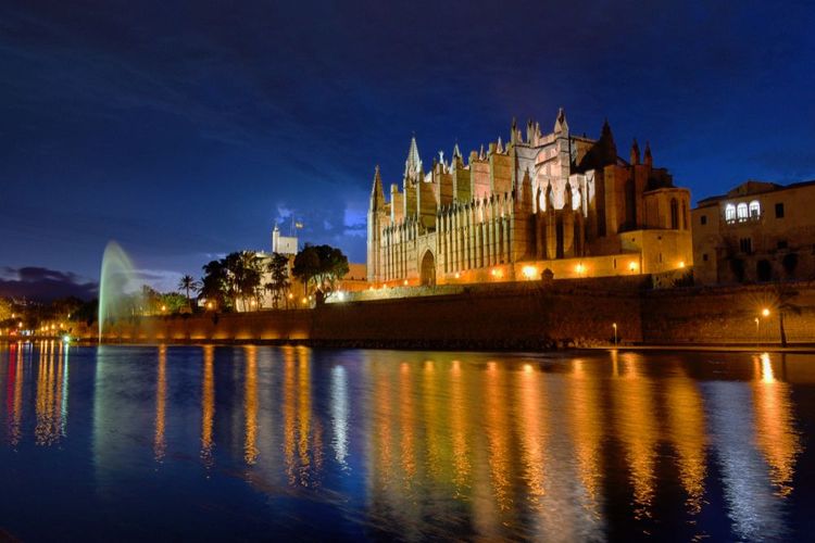 Cathédrale de Palma de Majorque au coucher du soleil