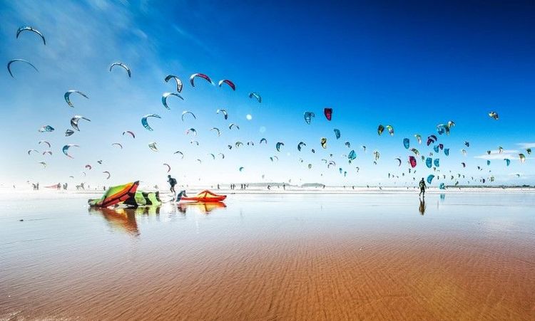 Kitesurf sur la plage d'Essaouira