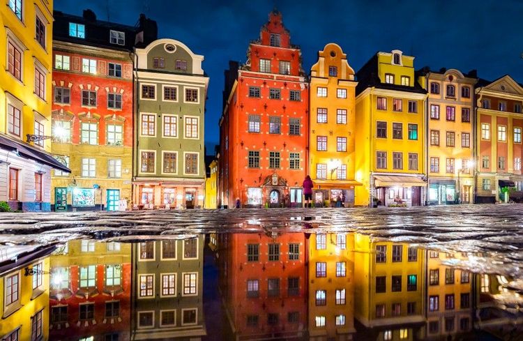 Gamla Stan, les immeubles colorés de Stortorget évoquent Venise