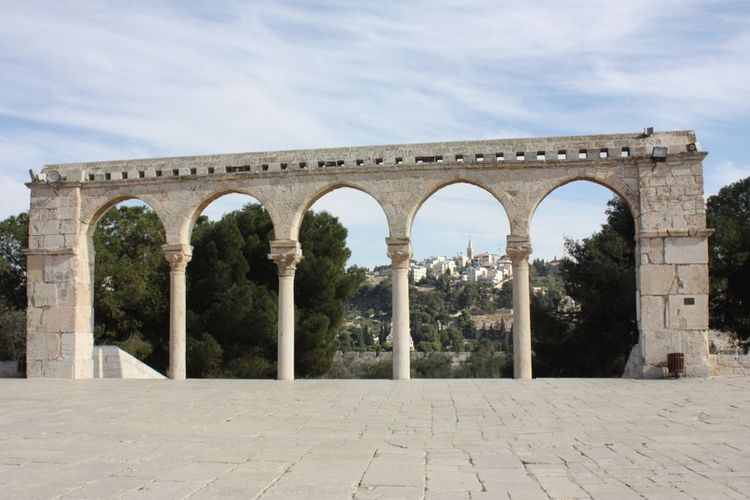 Sur l'esplanades des Mosquées