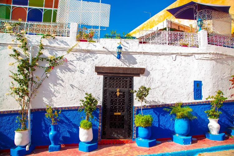 Entrée colorée d'une demeure typique dans la kasbah