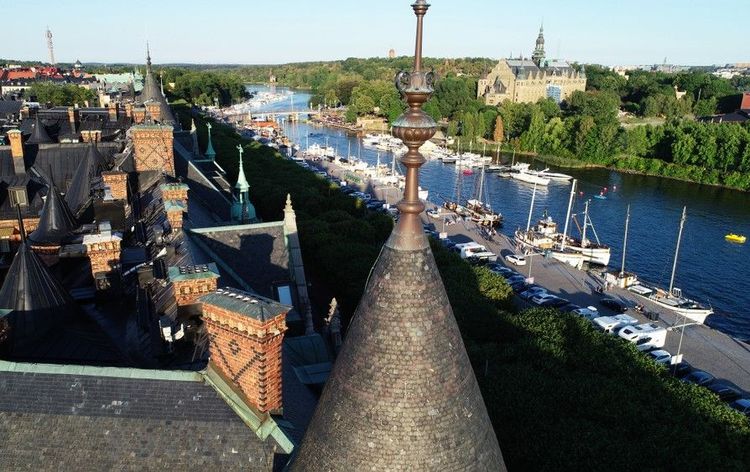 Vue sur le musée nordique sur Djurgården depuis les toits de Djurgårdsbrunn