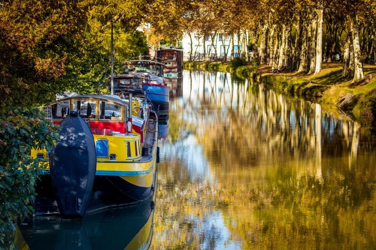 Barcaza en el Canal du Midi