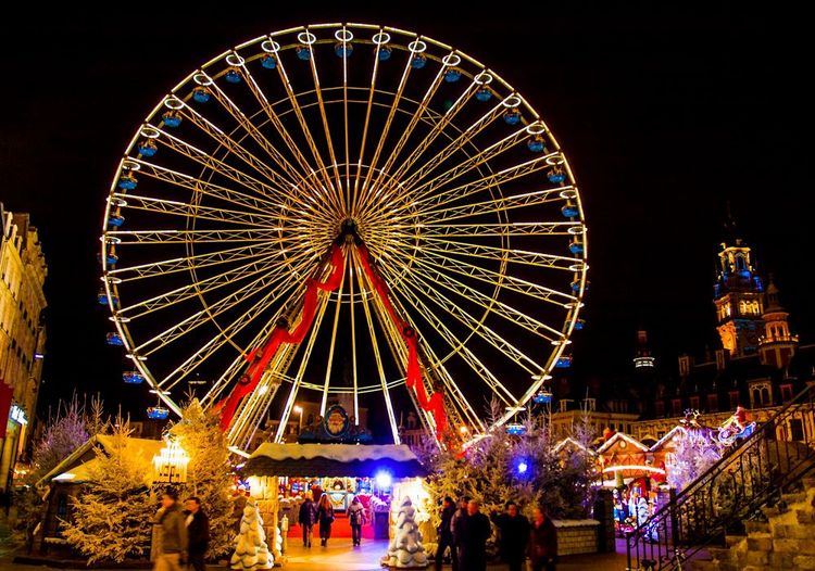La Place Rihour, son marché de Noël et sa grande roue