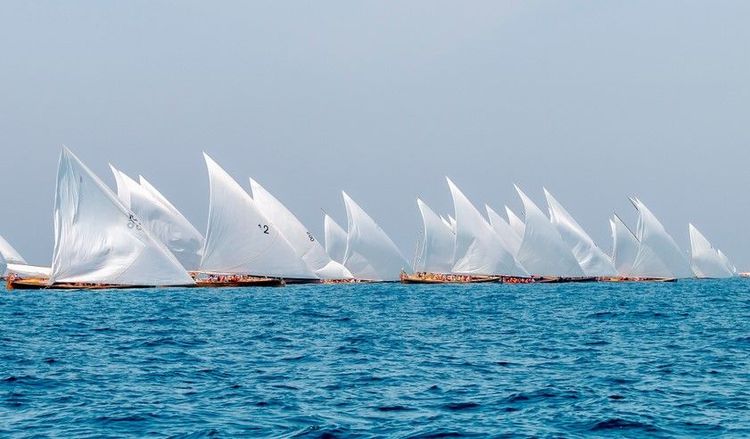 Régate en voiliers traditionnels à Abu Dhabi