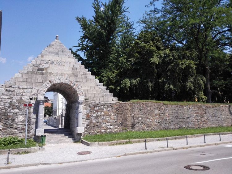 L'entrée vers le site d'Emona