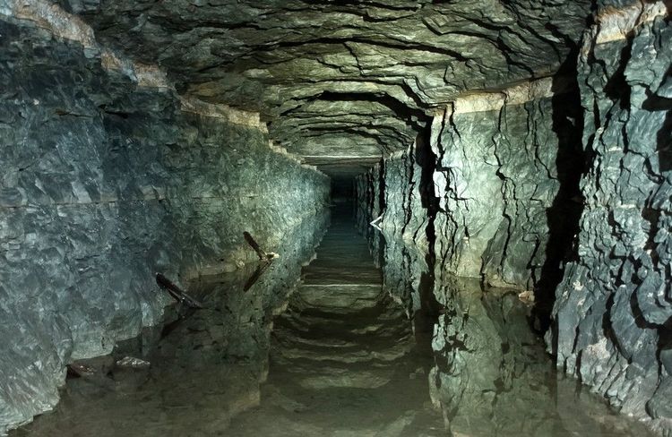 Tunnel souterrain de la forteresse navale de Pierre le Grand