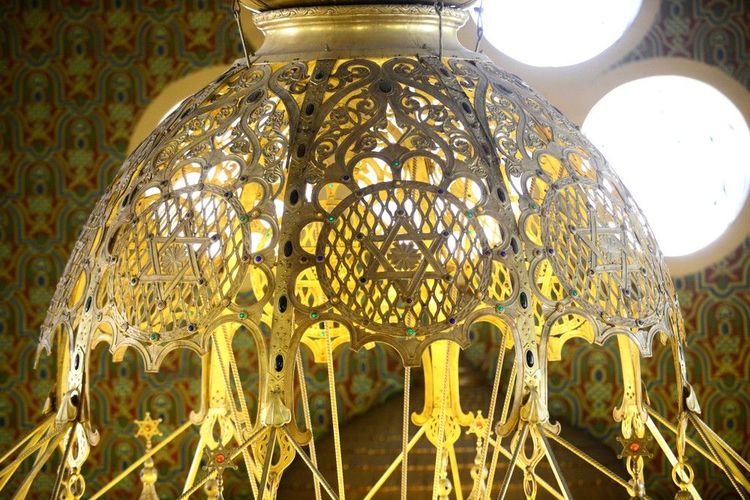 Abat-jour portant l'Etoile de David, dans la synagogue de Sofia