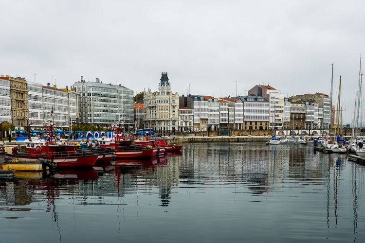 Fachadas de cristal de la Avenida de la Marina