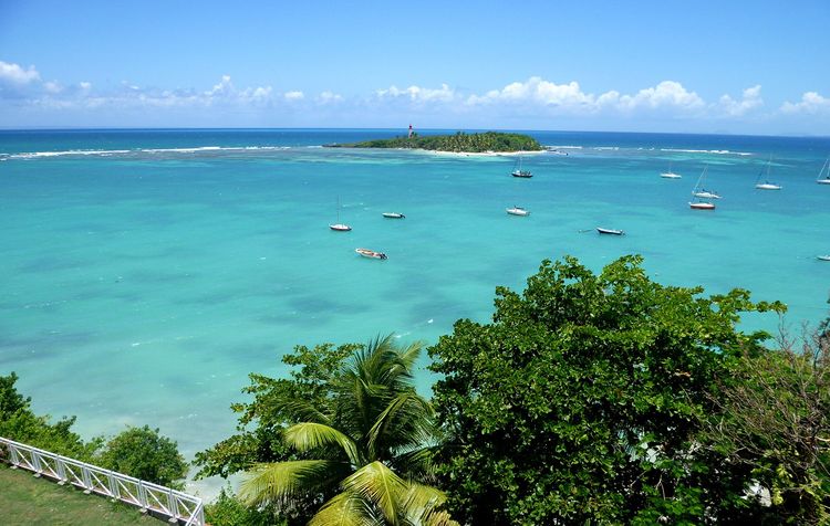 L'îlet Gosier vu depuis Grande Terre.