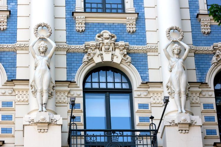 Autre façade de ce style qu'on nommait aussi "romantisme national"