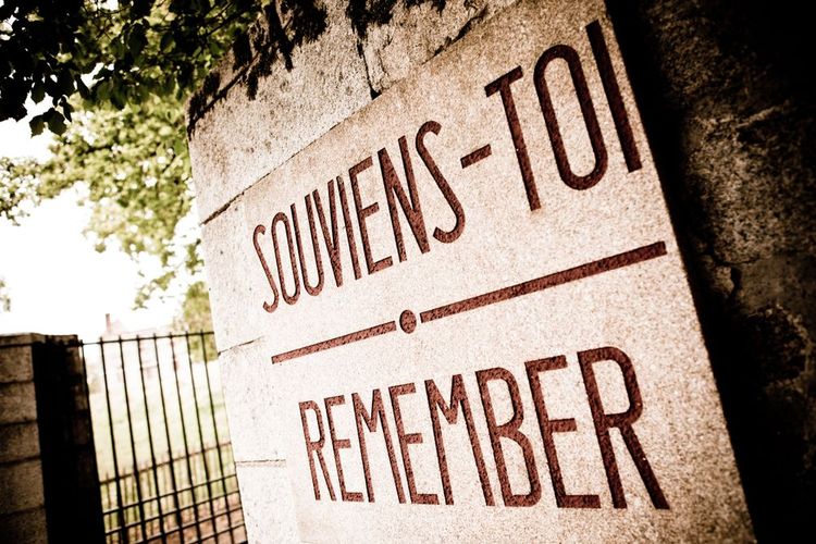 A l'entrée du village martyr d'Oradour-sur-Glane