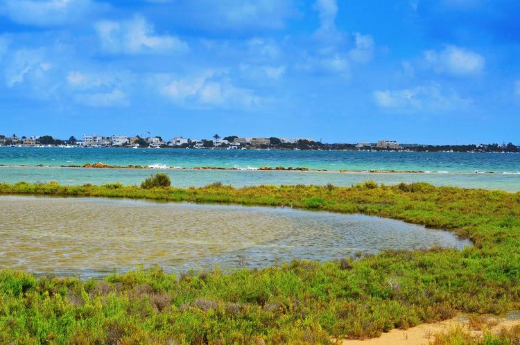 Le lagon de Estany Des Peix, dans le parc naturel des Salines,