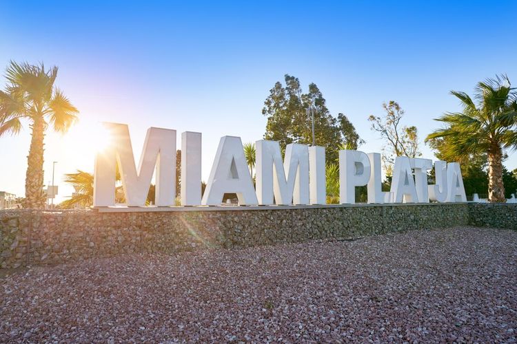 Panneau de bienvenue à Miami Platja