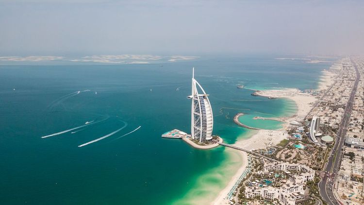 Vue aérienne du Burj Al Arab.