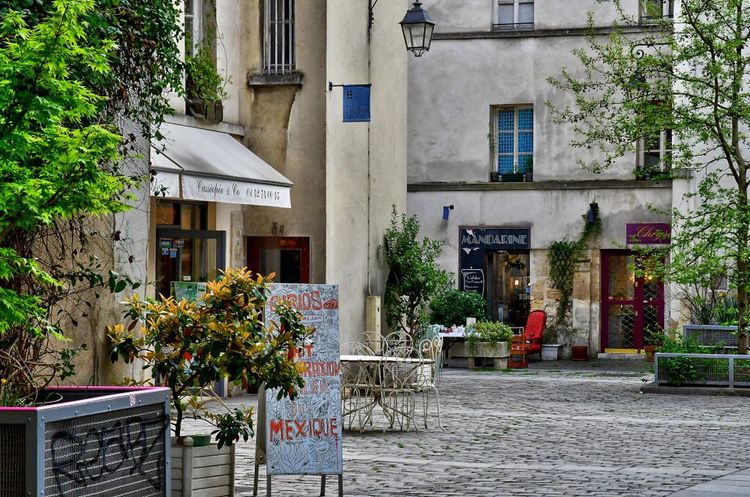 Village Saint-Paul, Marais, Paris