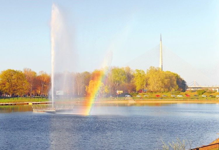 Fameux jet d'eau vertical sur le lac