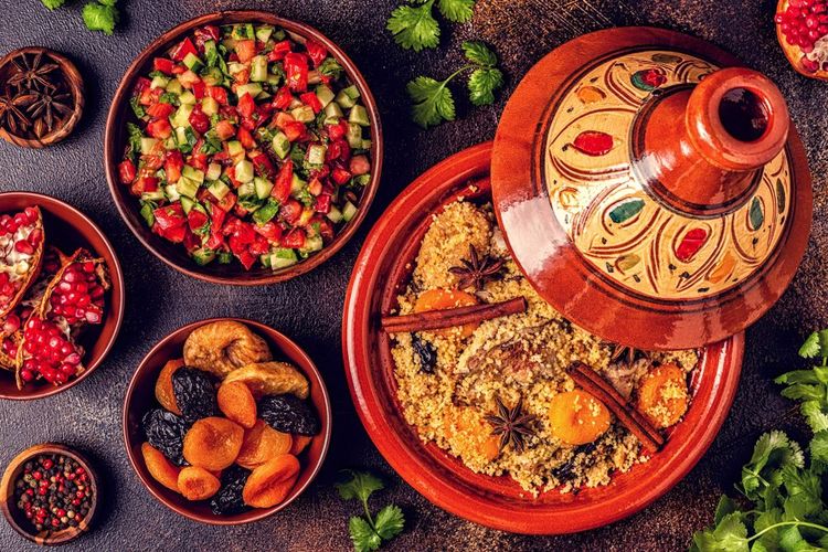 Tajine de poulet et abricot séchés à la cannelle
