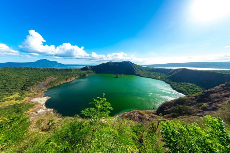 Le lac Taal à Batangas près de Manille