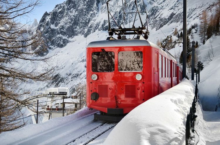 Le Montenvers, un train court à crémaillère