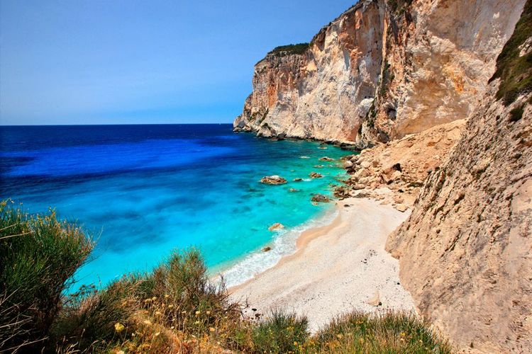 Erimitis, Paxos