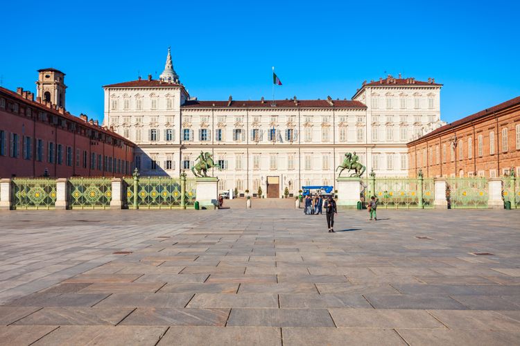 Discover the Royal Palace and its many museums