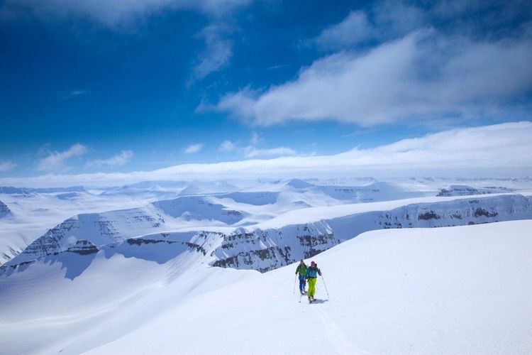 Le ski nordique se pratique de différentes façon, notamment en ski de randonnée nordique ou ski de fond