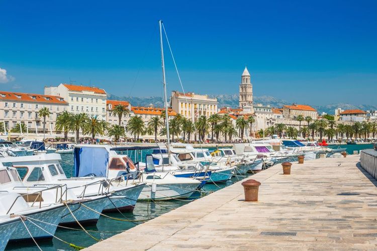Bateaux de plaisance dans la marina de Split