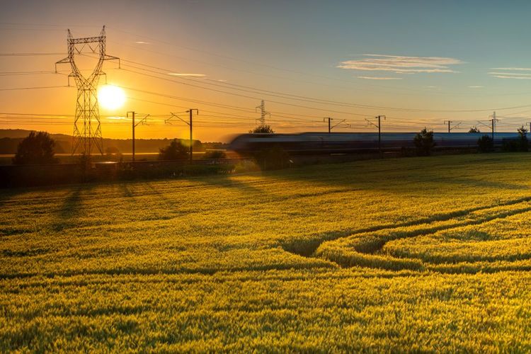Coucher de Soleil et train