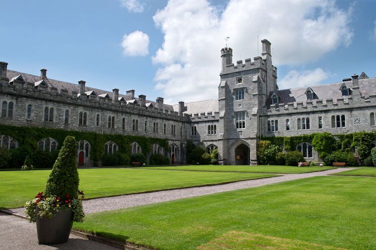 Explore the University College of Cork campus