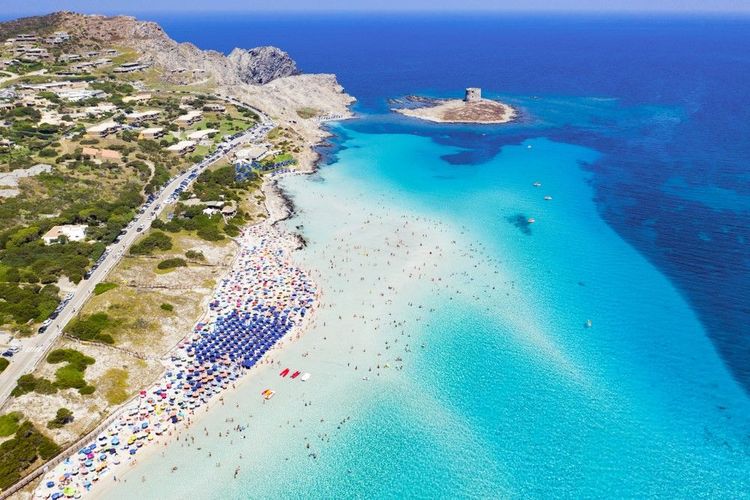 Vue aérienne sur la Spiaggia Della Pelosa (Pelosa Beach), proche de Stintino