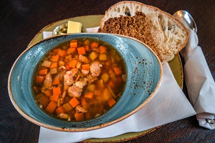 Le kjötsúpa est une soupe à base de viande d'agneau, jarret ou d'épaule
